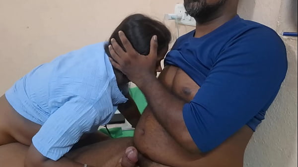 Sexo quente no escritório: esposa tamil e gerente em ação