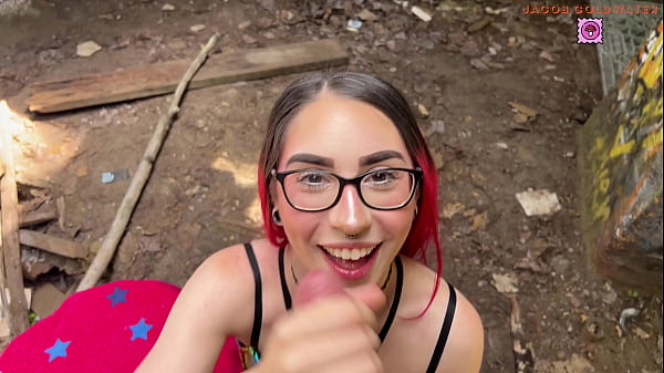 Sexo Explosivo: Garota Nude Devassa na Praia