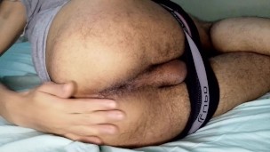 Explorando o prazer: dedo no meu rabo quente