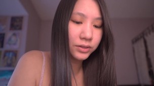 Sua Stepsister Asiática em Ação: Estudo e Sedução!